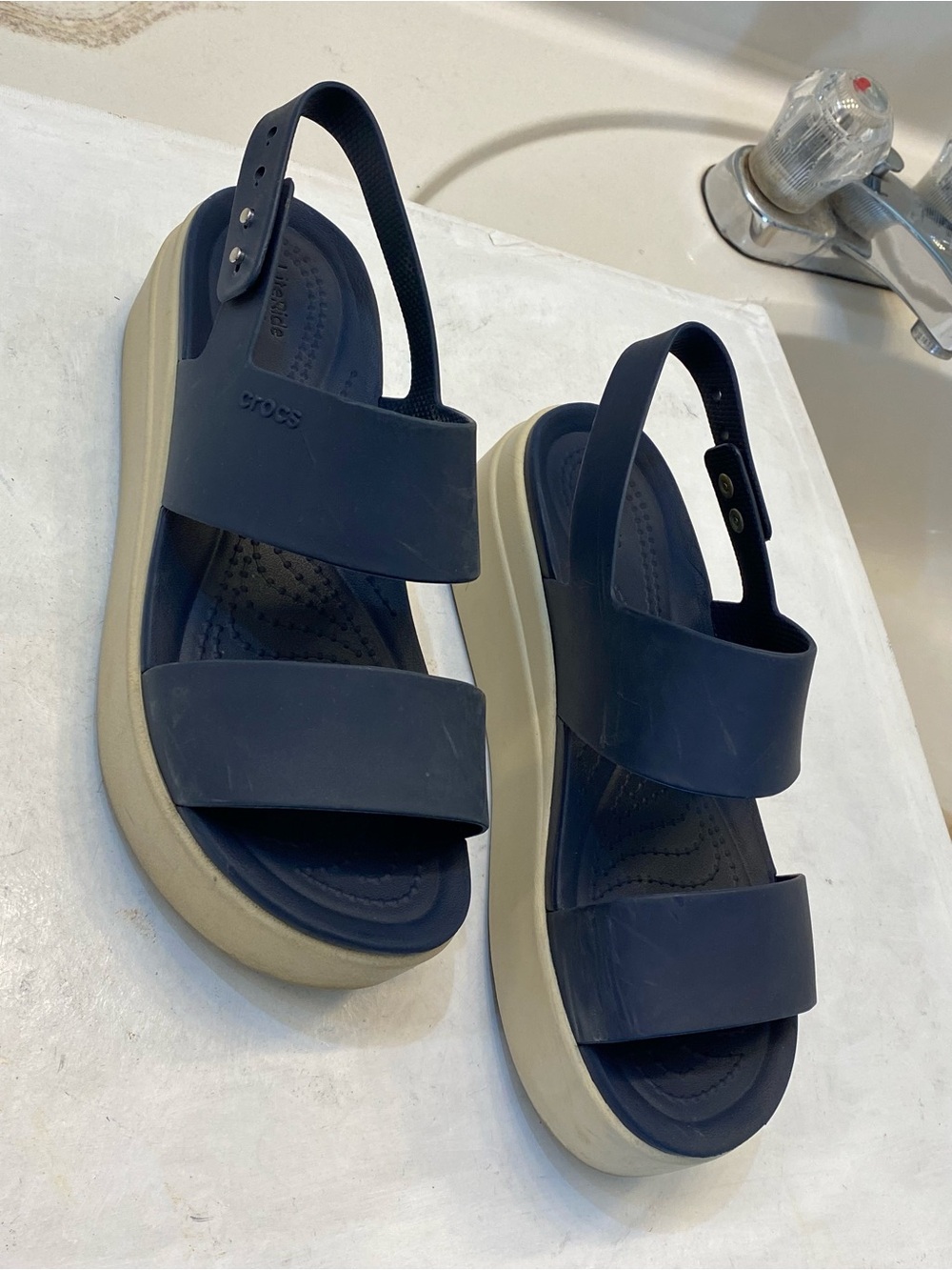 Crocs Brooklyn LiteRide low wedge sandals women size 6 good condition clean
